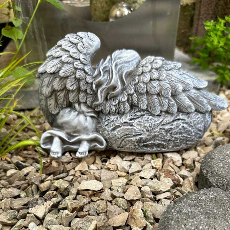 Grabengel Engel auf Stein - In Liebe - Flügel Grabschmuck Schutzengel