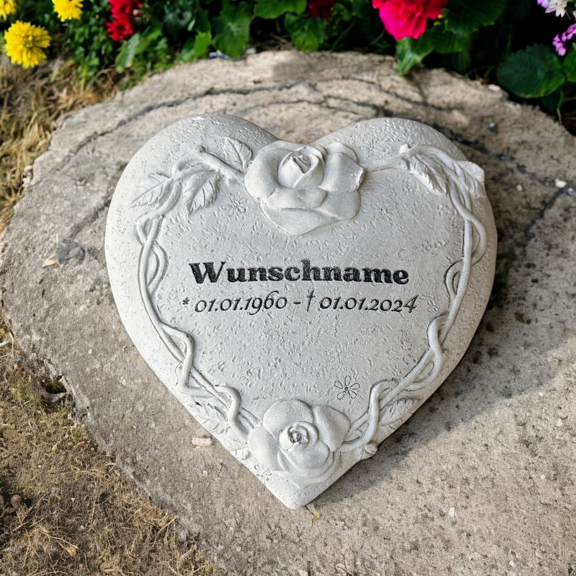 Herz Grabherz mit Rosenranke und Individueller Gravur/Wunschtext- Gedenkstein Grabschmuck Dekoration 14,5 cm Steinguss Natur