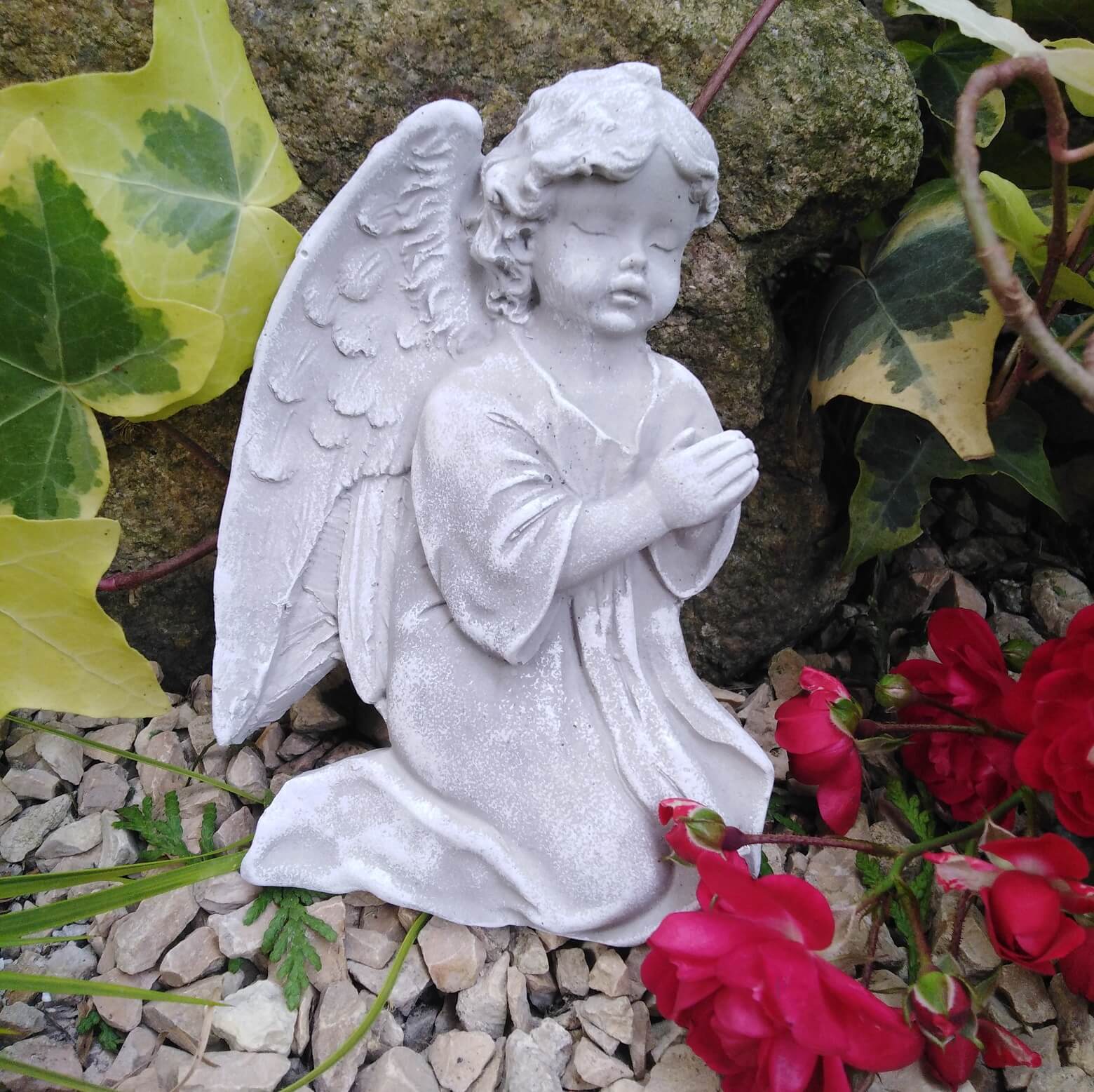 Engel Grabengel betend Gedenkstein