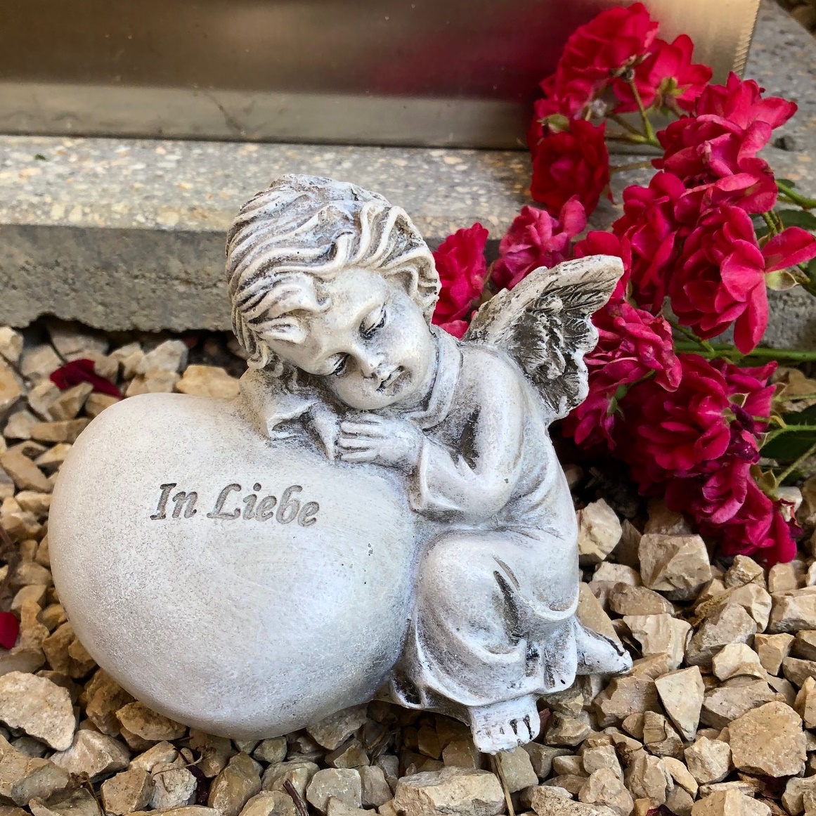 Grabengel Engel auf Herz - In Liebe - Grabherz mit Flügel Grabschmuck Schutzengel Grabengel Engel auf Herz - In Liebe - Grabherz mit Flügel Grabschmuck Schutzengel