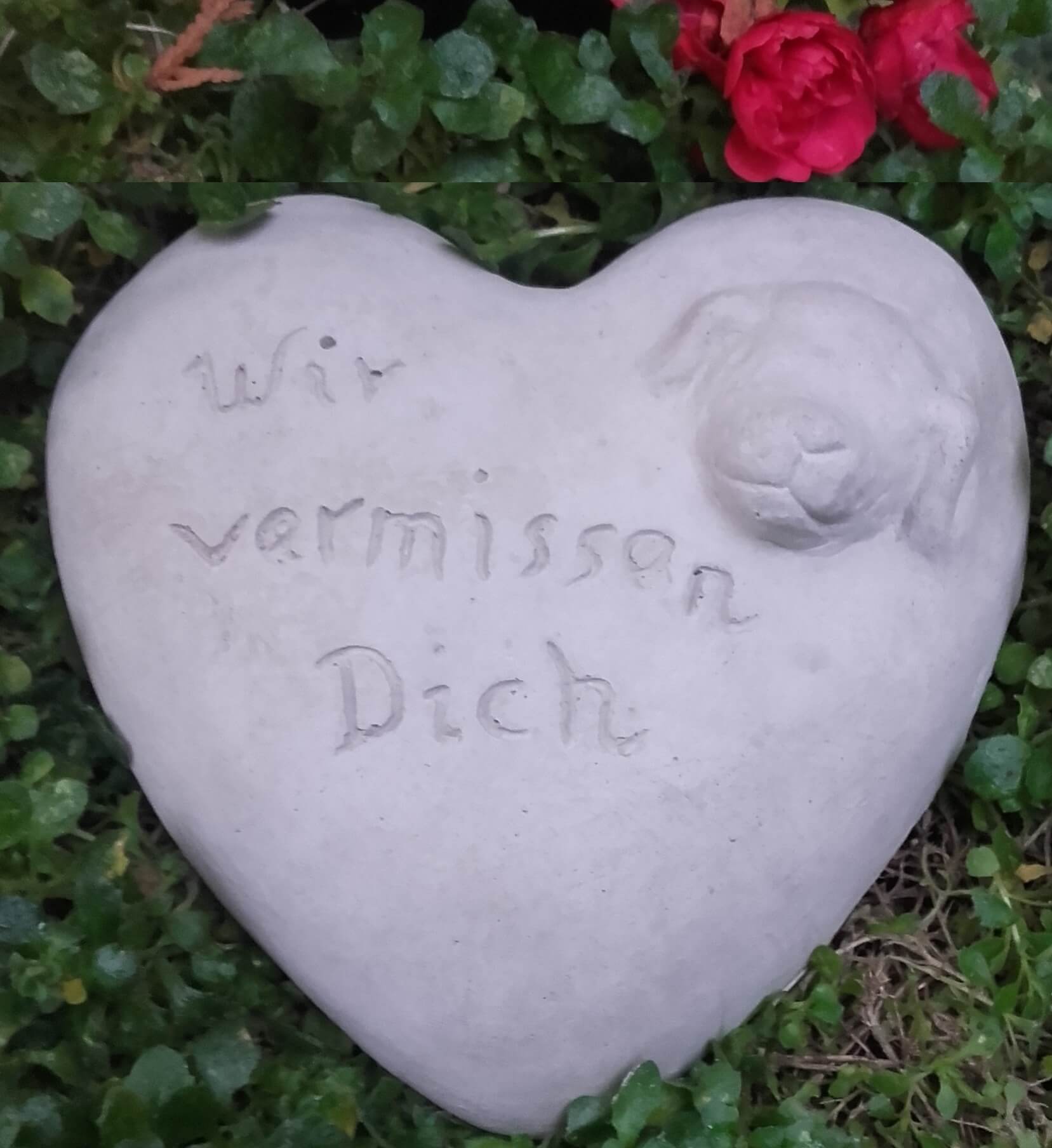 Grabherz Hund Spruch - Wir vermissen Dich - Grabschmuck Dekoherz Steinguss Herz 