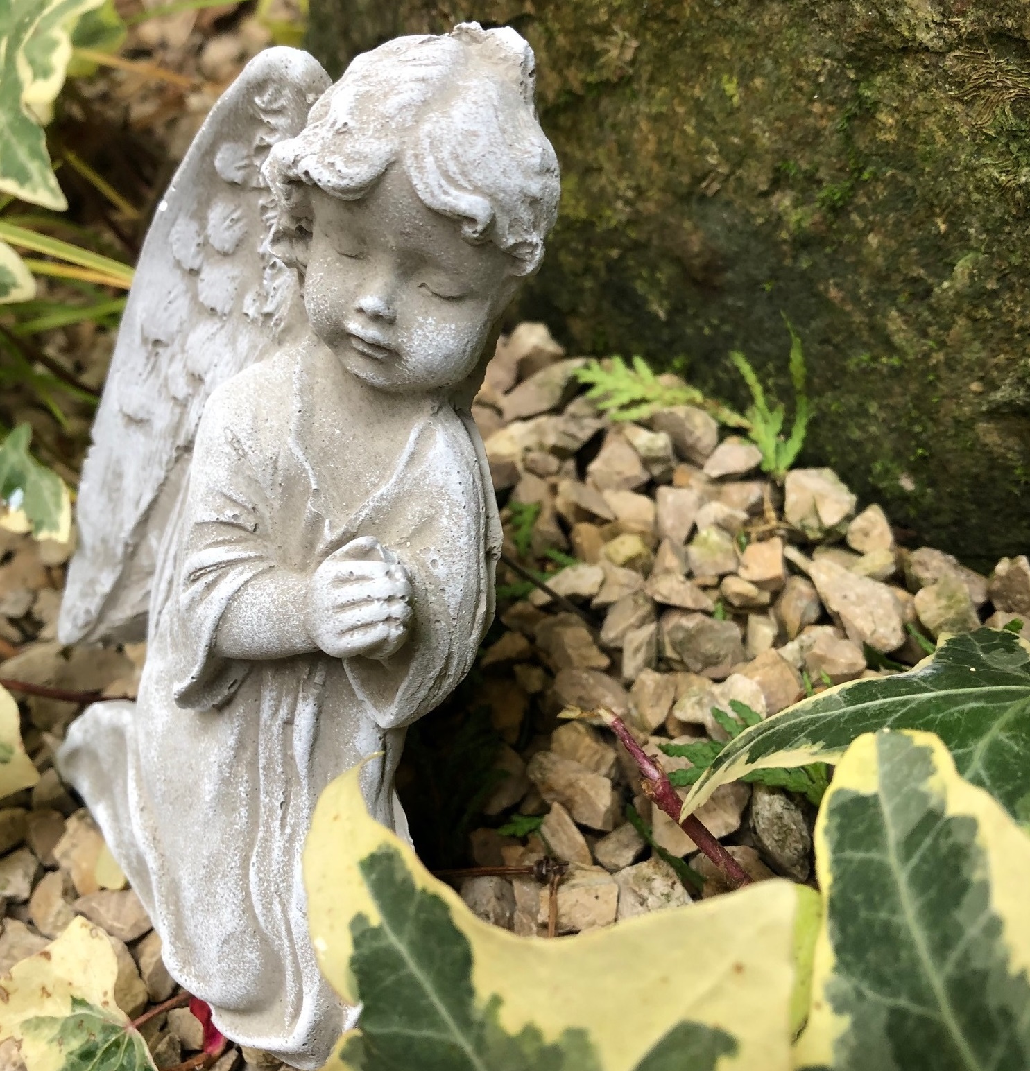 Engel Grabengel betend Gedenkstein Grabschmuck Grabdeko für Grabgesteck mit Draht
