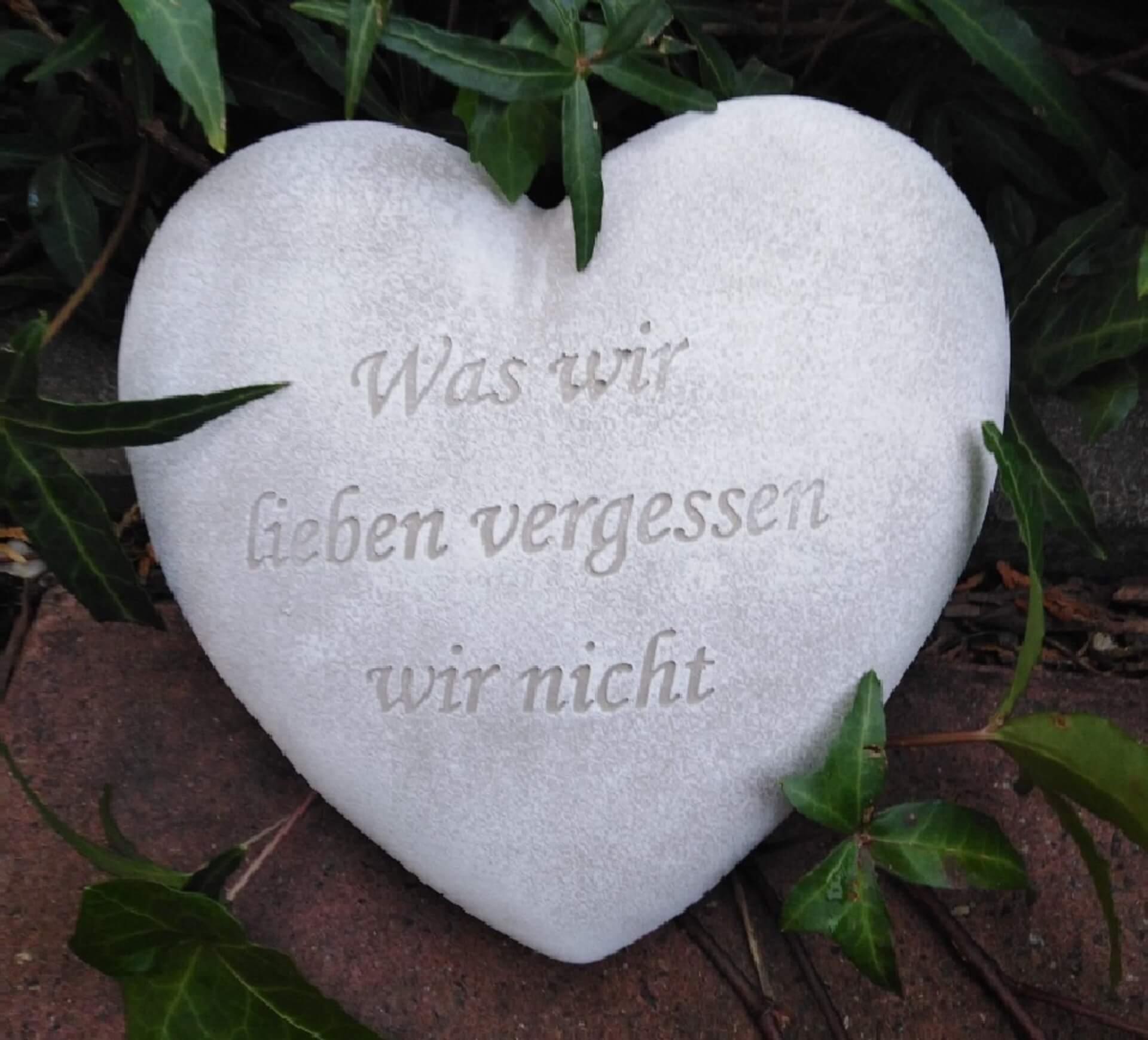 Grabherz Spruch Grabschmuck Grab Herz - Was wir lieben vergessen wir nicht -