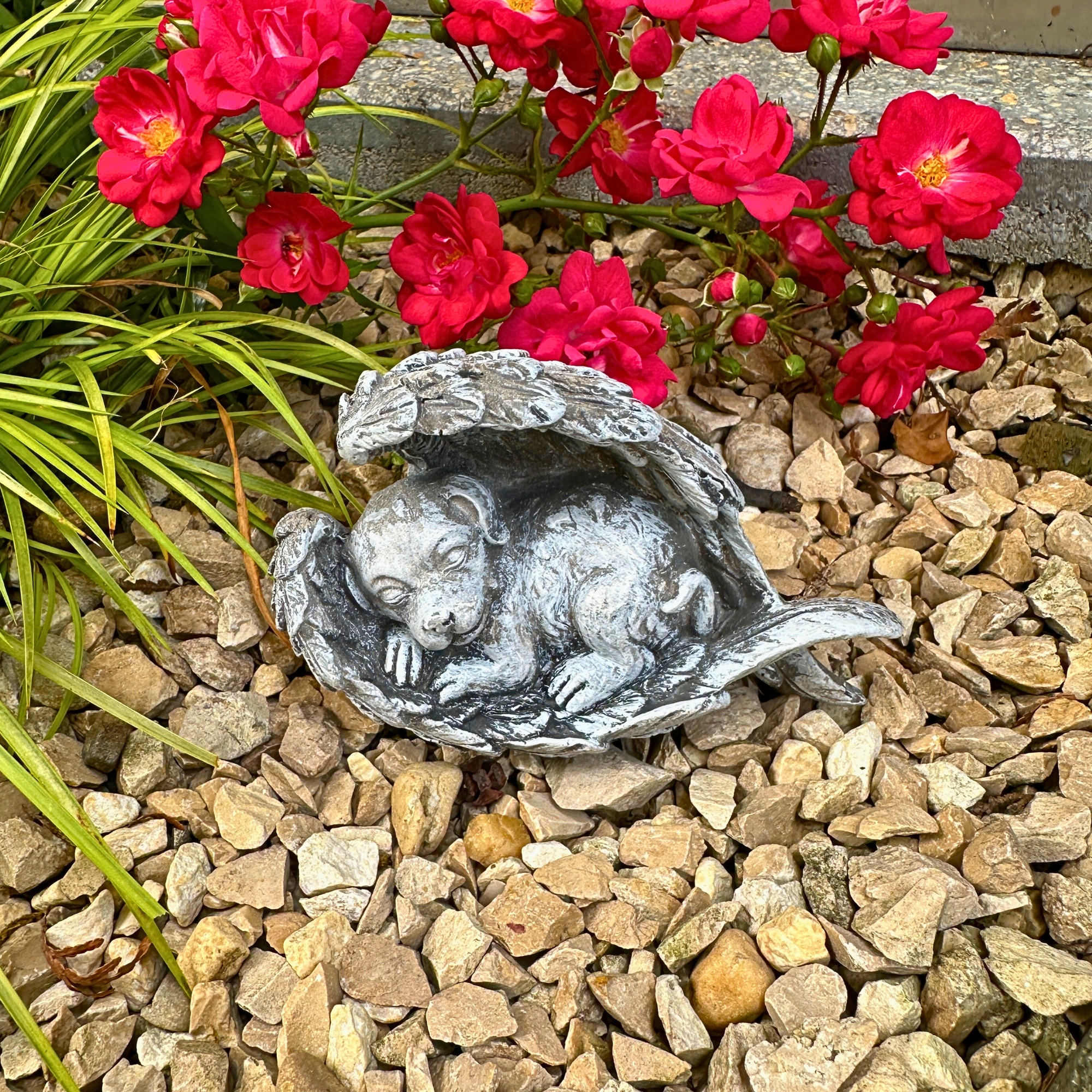 Engel Gedenkstein Engel Flügel mit Hund Tiergrab Grabschmuck Grabdekoration Engel Gedenkstein Engel Flügel mit Hund Tiergrab Grabschmuck Grabdekoration