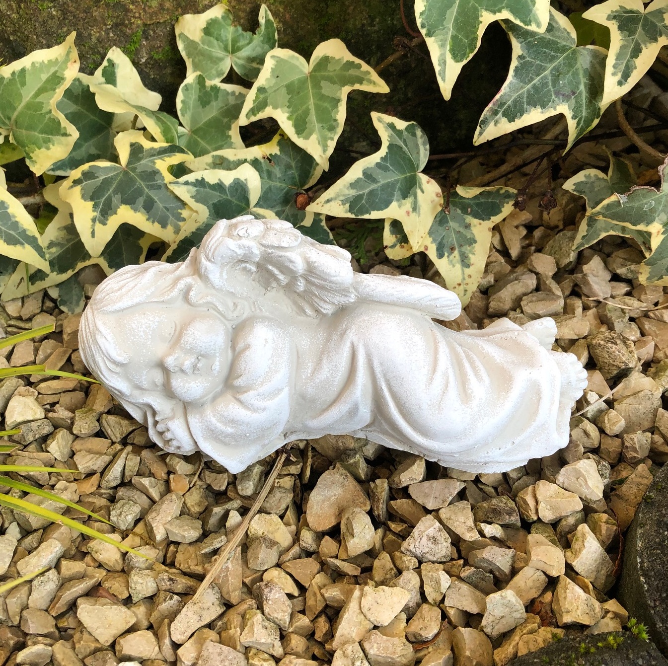 Engel Grabengel liegend Grabschmuck Grabdeko ca.650g Engel Grabengel liegend Grabschmuck Grabdeko ca.650g