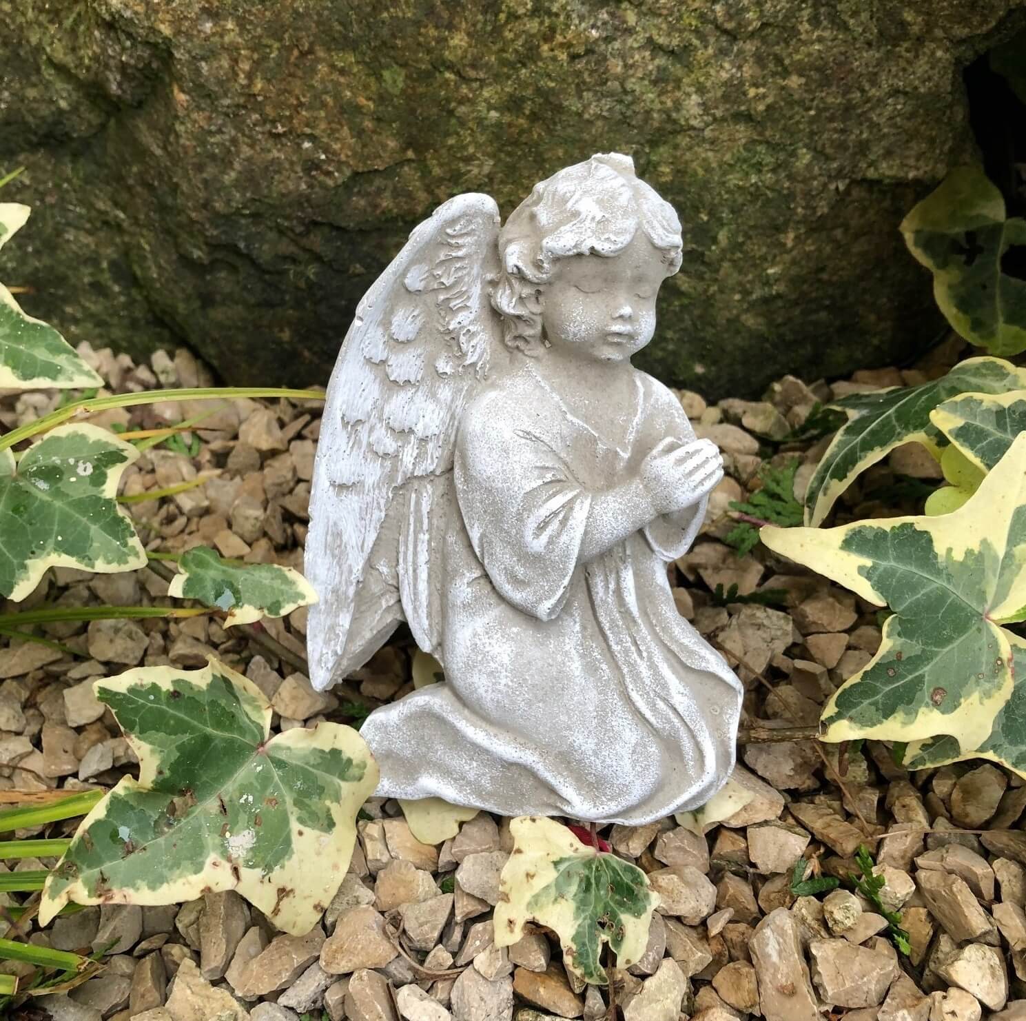Grabschmuck Engel mit Herz mit Aufschrift Wir vermissen Dich 16,5 cm Trauerstein 
